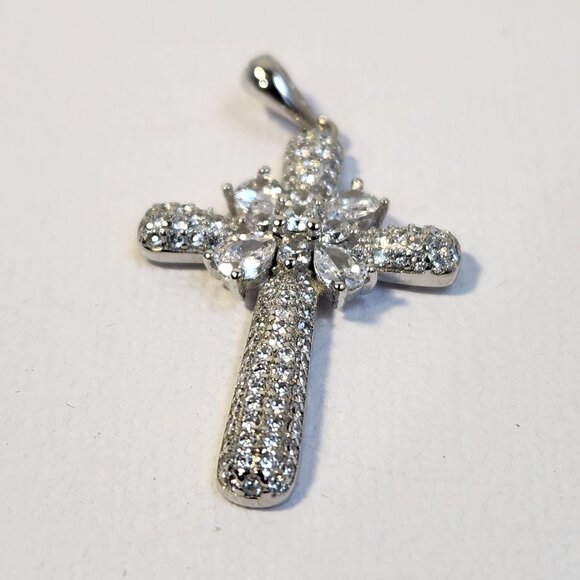 NIB 925 White Diamond Simulant Pave 2.00cts Silver Cross Pendant - Picture 2 of 12